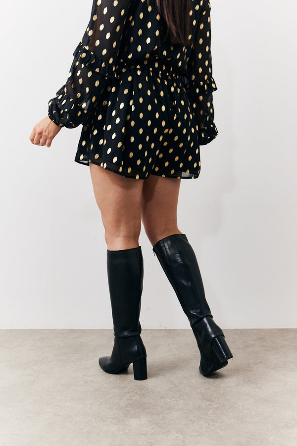 In The Style In The Style Black Foil Detail Chiffon Shorts Black