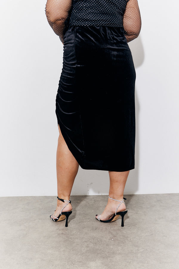In The Style In The Style Black Velvet Midi Skirt Black
