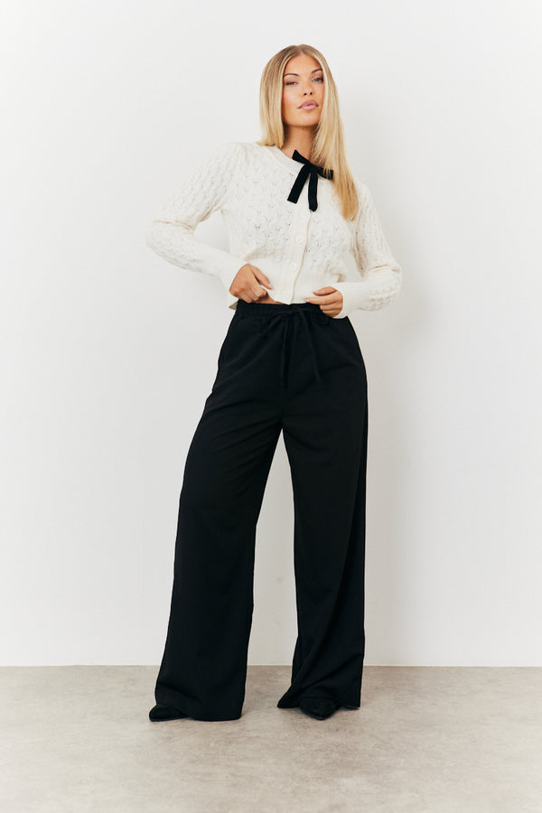 In The Style In The Style Bow Detail Knit Cardigan Cream