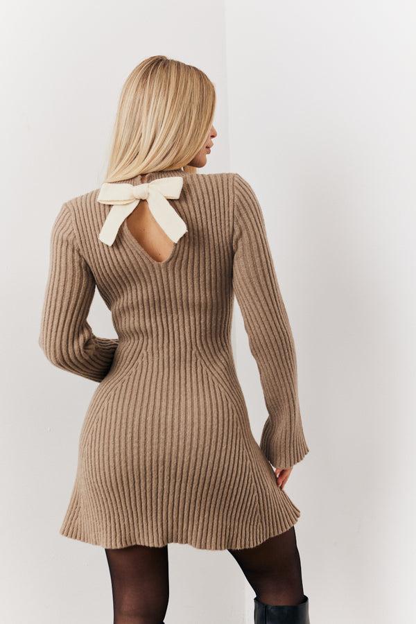 In The Style In The Style Bow Detail Knit Skater Mini Dress Mocha