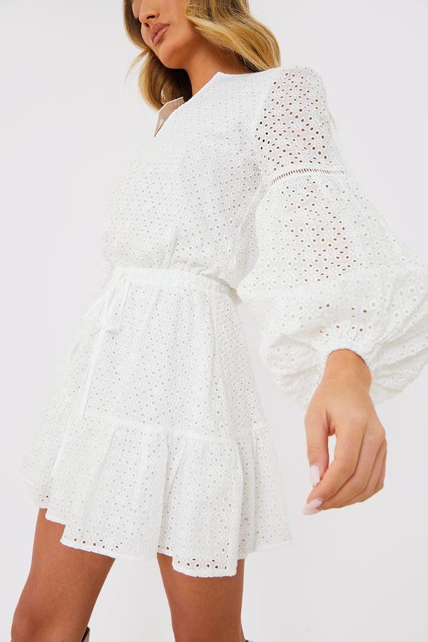 In The Style In The Style Broderie Balloon Sleeve Tiered Mini Dress White