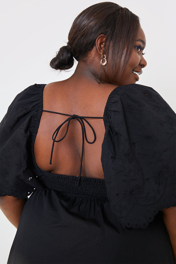 In The Style In The Style Broderie Trim Shift Mini Dress Black