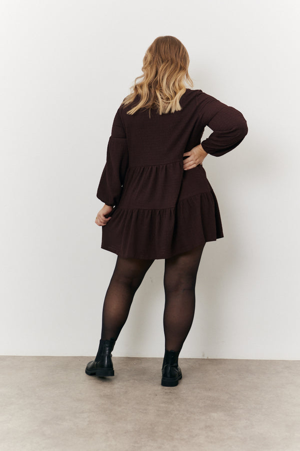 In The Style In The Style Brown Textured Tie Front Detail Smock Dress Brown