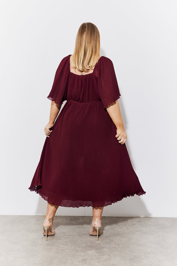 In The Style In The Style Burgundy Chiffon Angel Sleeve Midaxi Dress Burgundy