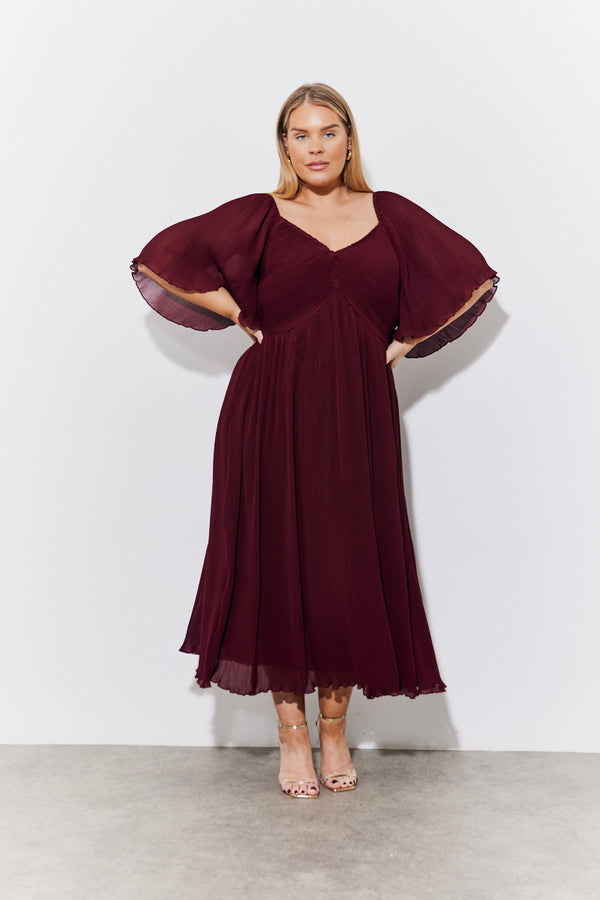 in the style In the Style Burgundy Chiffon Angel Sleeve Midaxi Dress Burgundy