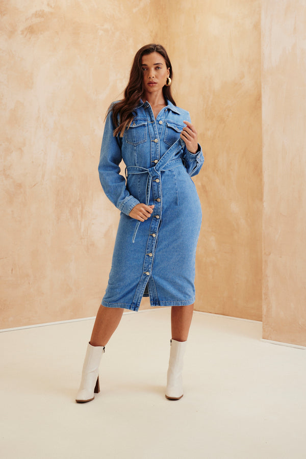 In The Style In The Style Button Through Tie Waist Denim Dress Blue