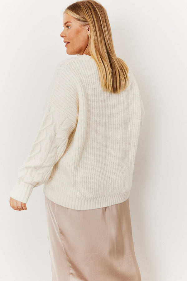 In The Style In The Style Cable Knit Detail Crew Neck Knit Jumper Cream