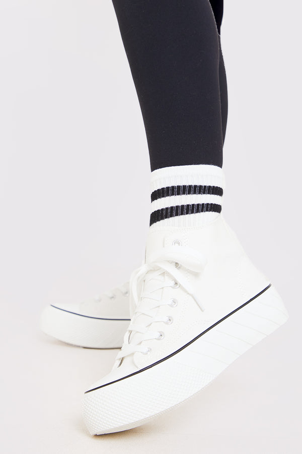 In The Style In The Style Canvas High Top Trainers White