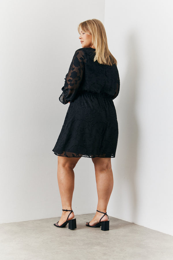 In The Style In The Style Chiffon Jacquard Skater Mini Dress Black