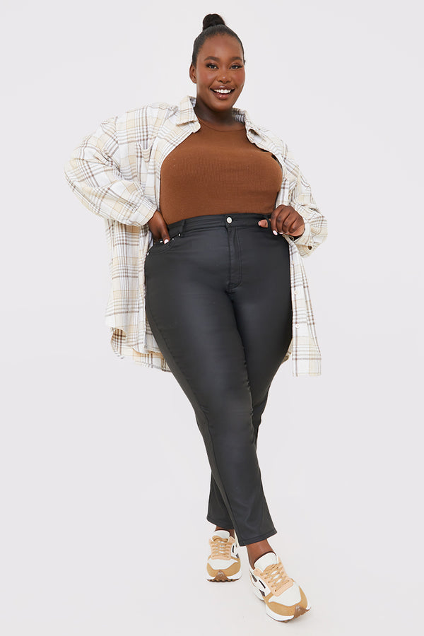 In The Style In The Style Coated High Waisted Jeans Black