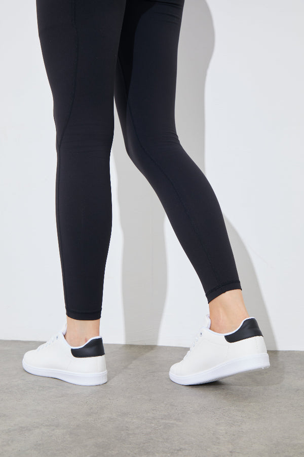 In The Style In The Style Contrast Colour Heel Lace Up Trainers Black