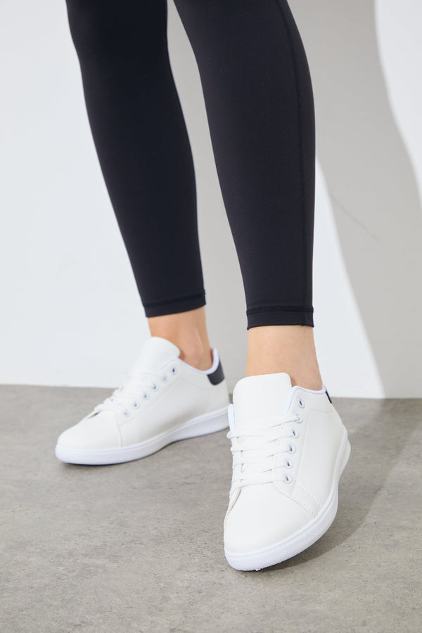 in the style In The Style Contrast Colour Heel Lace up Trainers Black
