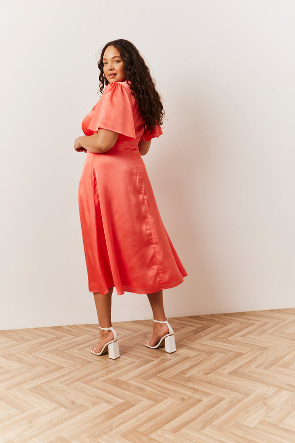 In The Style In The Style Coral Satin Flutter Sleeve Midaxi Slip Dress Coral