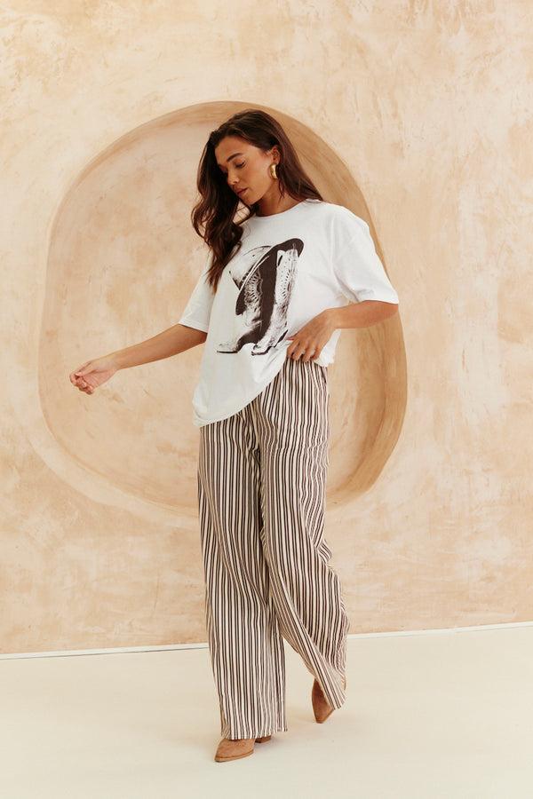 In The Style In The Style Cowboy Hat And Boots Graphic T-Shirt White