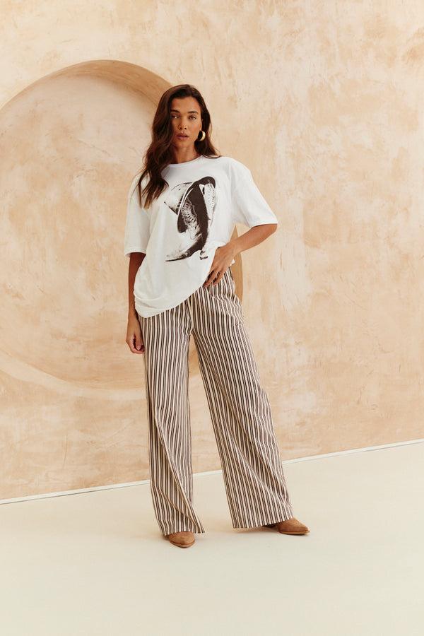 In The Style In The Style Cowboy Hat And Boots Graphic T-Shirt White