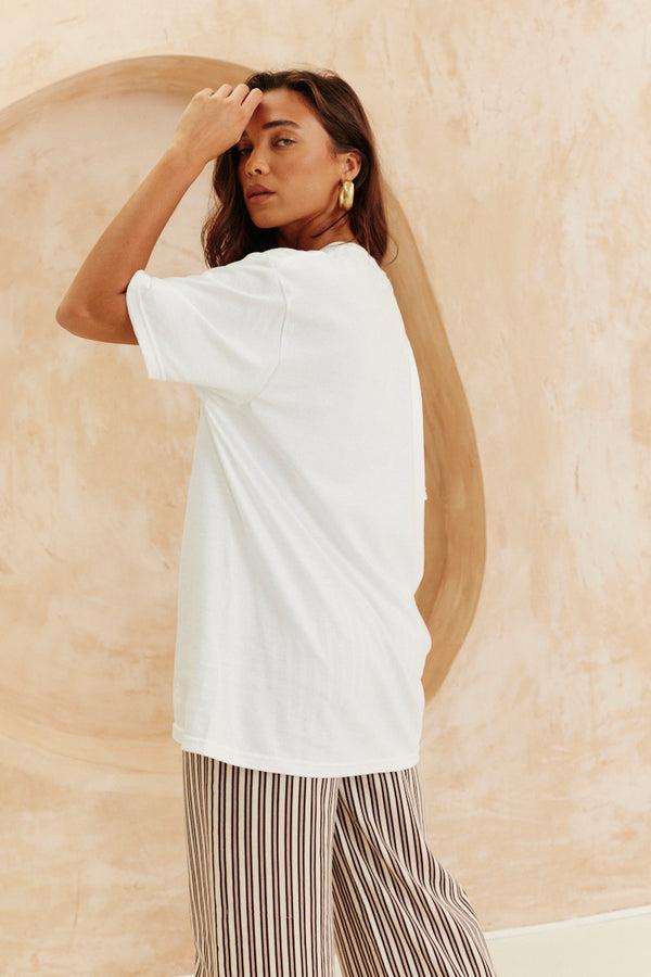 In The Style In The Style Cowboy Hat And Boots Graphic T-Shirt White