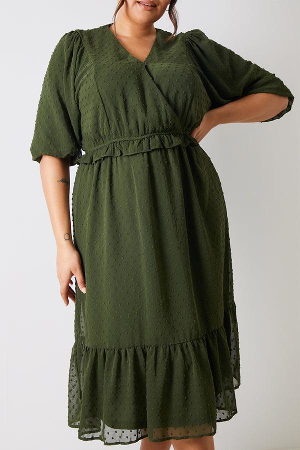 In The Style In The Style Dobby Chiffon Frill Detail Midi Dress Green