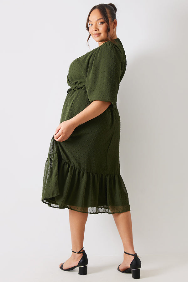 In The Style In The Style Dobby Chiffon Frill Detail Midi Dress Green