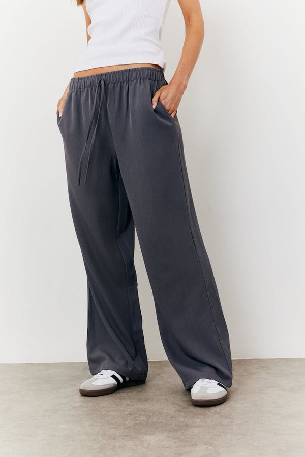 In The Style In The Style Elasticated Mid Rise Wide Leg Trouser Charcoal