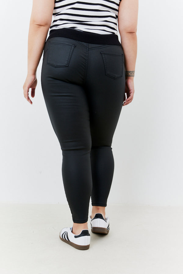In The Style Fits Coated Sculpt Shaper Jeans Black