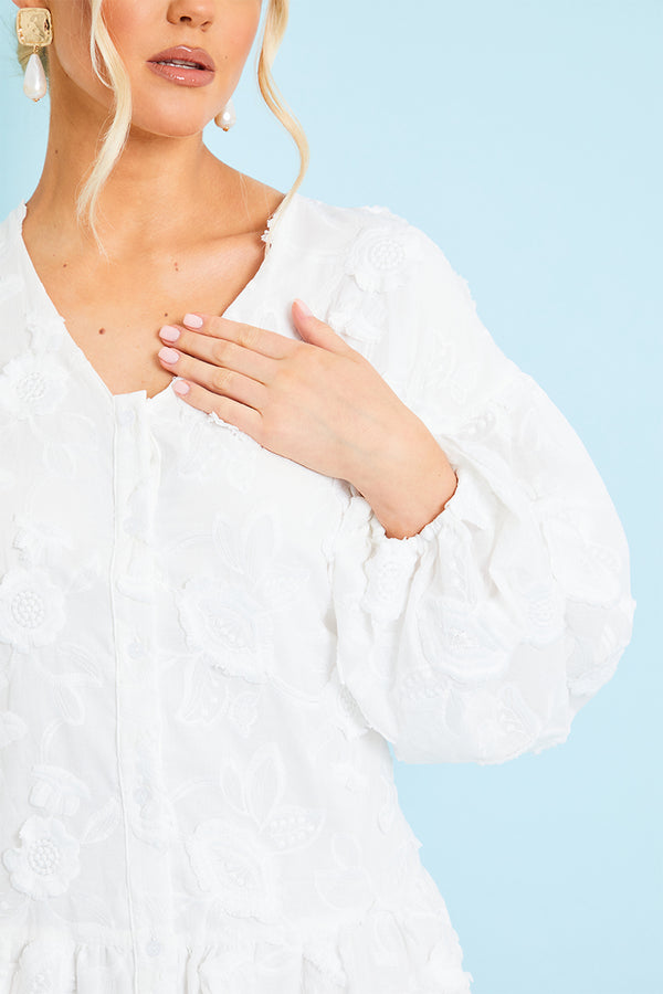 In The Style In The Style Floral Applique Drop Waist Mini Smock Dress White