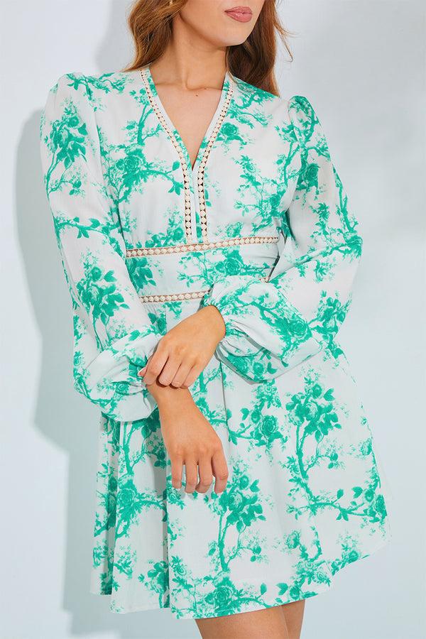 In The Style In The Style Floral Broderie Trim Mini Skater Dress Green