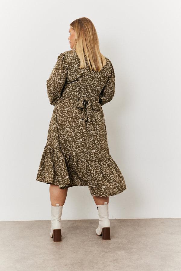 In The Style In The Style Floral Print Wrap Front Belted Balloon Sleeve Midi Dress Green