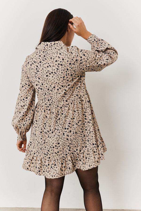 In The Style In The Style Floral Printed Collared Button Up Smock Mini Dress Camel