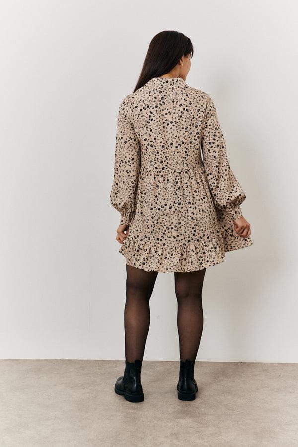 In The Style In The Style Floral Printed Collared Button Up Smock Mini Dress Camel