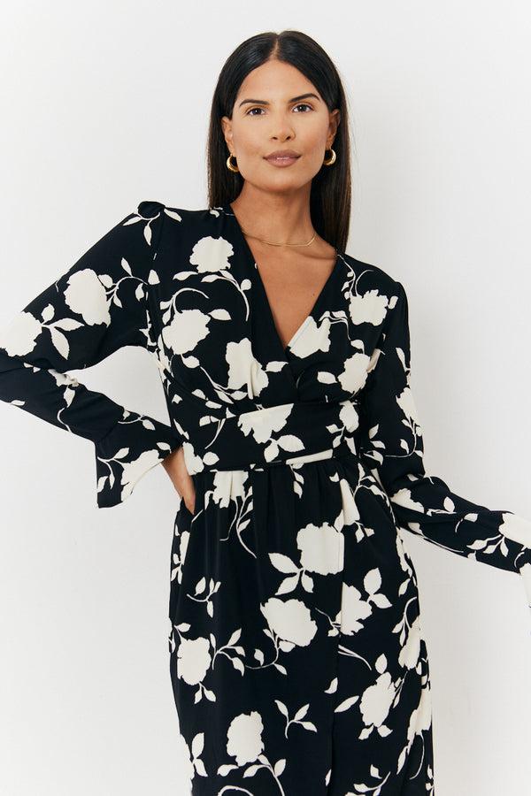 In The Style In The Style Floral Tie Wrap Detail Midi Dress Black
