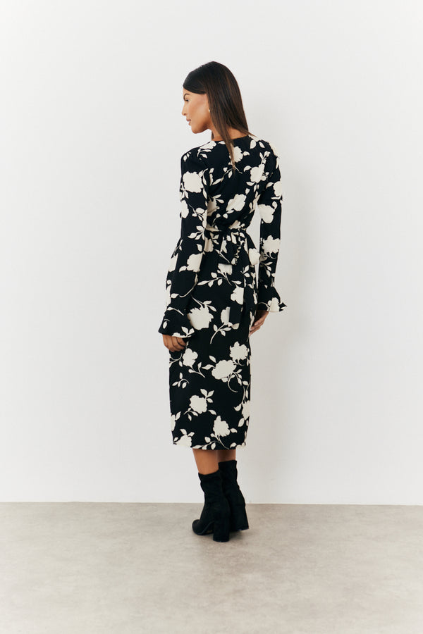 In The Style In The Style Floral Tie Wrap Detail Midi Dress Black