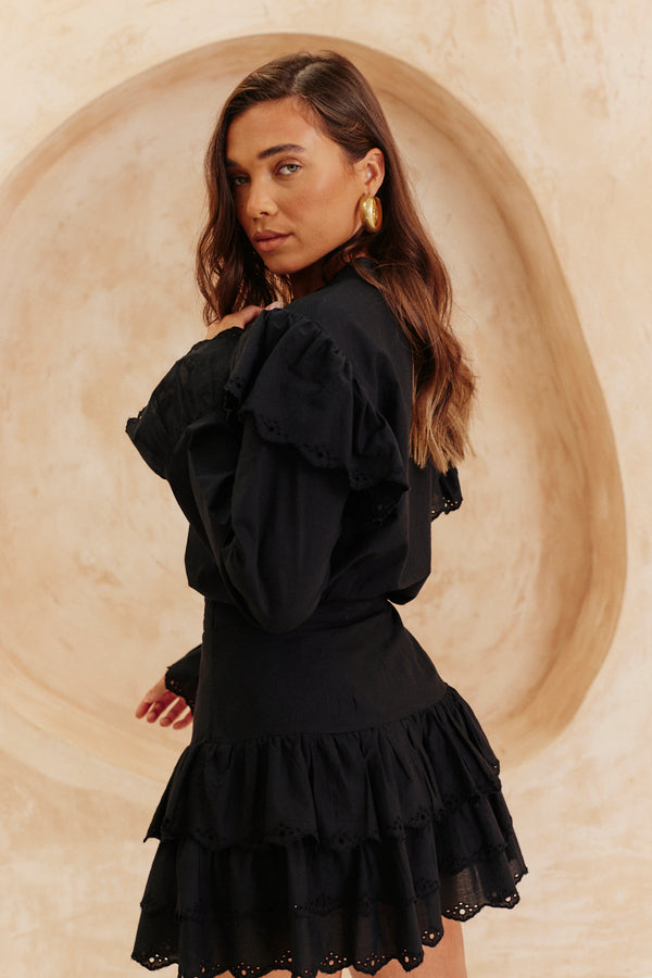 In The Style In The Style Frill Crochet Detail Co Ord Blouse Black