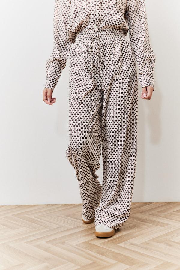 In The Style In The Style Geo Printed Wide Leg Trousers Cream