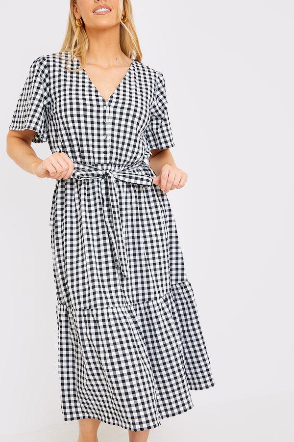 In The Style In The Style Gingham Button Down Tiered Midi Dress Black