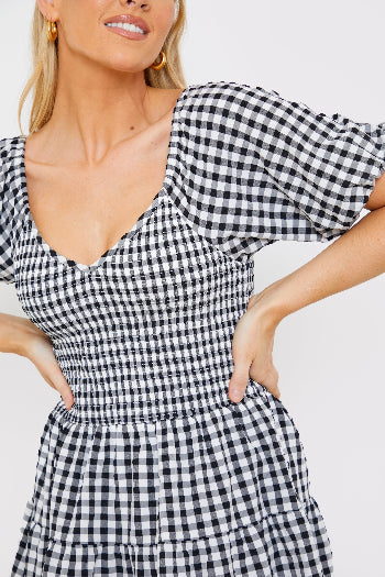 In The Style In The Style Gingham Sweetheart Skater Dress Black