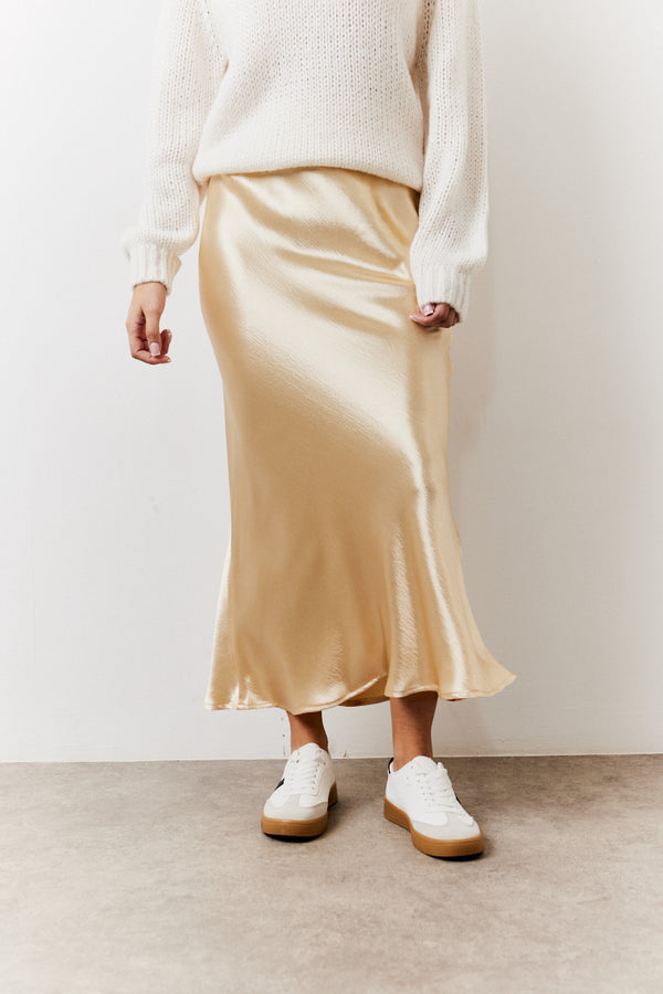 In The Style In The Style Gold Satin Midi Skirt Gold