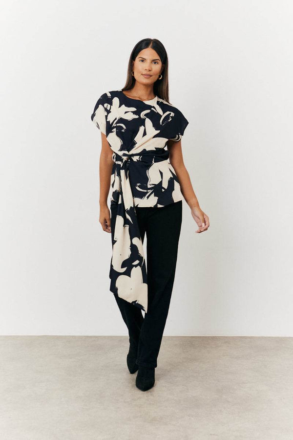 In The Style In The Style Abstract Drape Top Print