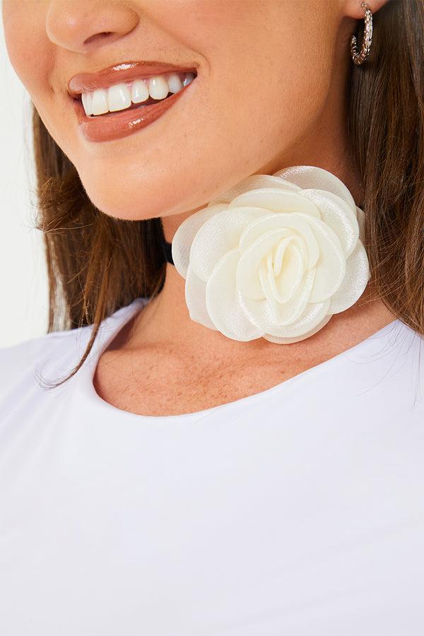 In The Style In The Style Corsage Neck Tie Cream