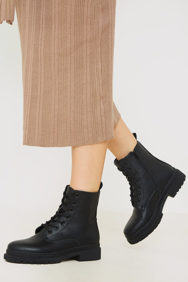 In The Style In The Style Lace Up Ankle Boot Black