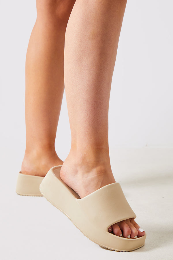 In The Style In The Style Platform Slider Beige