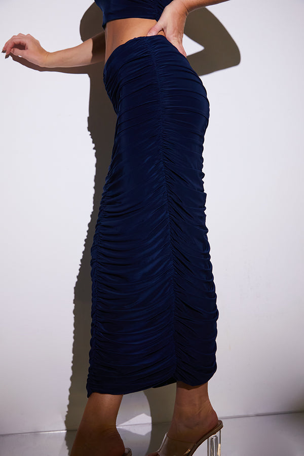 In The Style In The Style Ruched Maxi Skirt Navy