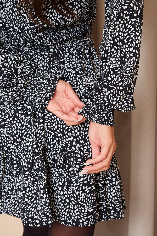 In The Style In The Style Skater Dress Black