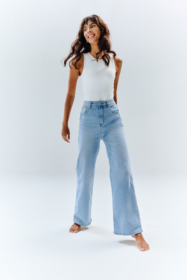 in the style In The Style Isla Wide Leg Jeans Light blue