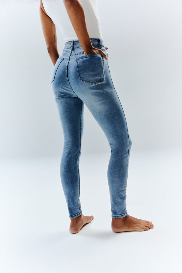 In The Style In The Style Isobelle Skinny Jean Light Blue