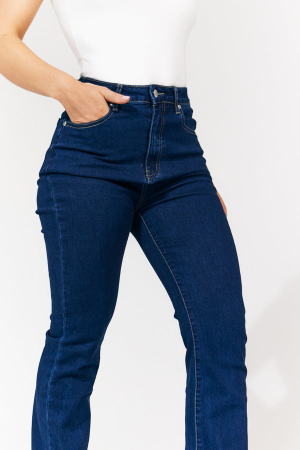 In The Style In The Style Ivy Kickflare Jeans Indigo
