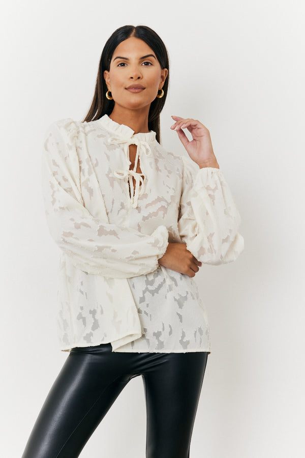 in the style In the Style Jacquard Balloon Sleeve Blouse White