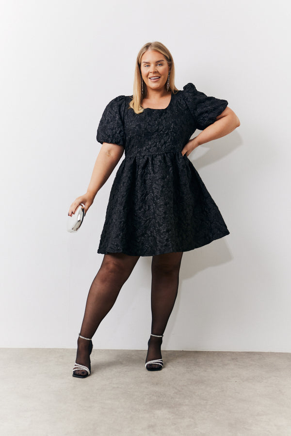 In The Style In The Style Jacquard Bow Back Puff Sleeve Smock Dress Black