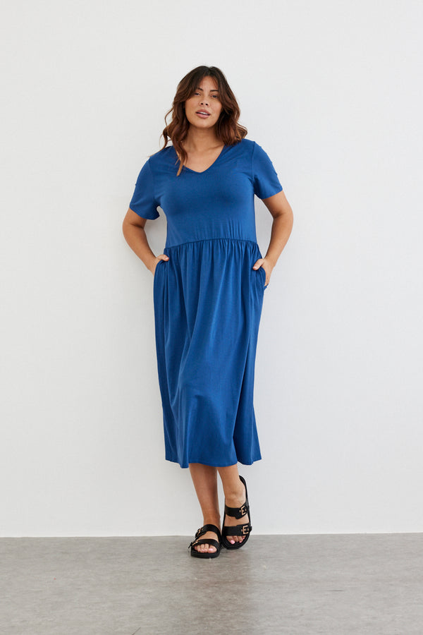 in the style In The Style Jersey Midi Dress With Split Navy