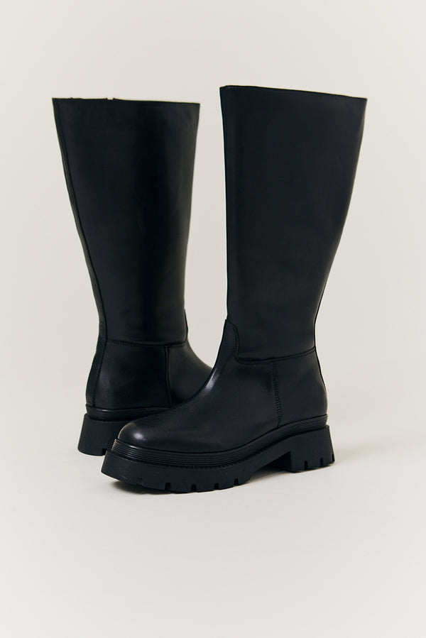 In The Style In The Style Jess Chunky Heeled High Leg Boot Black