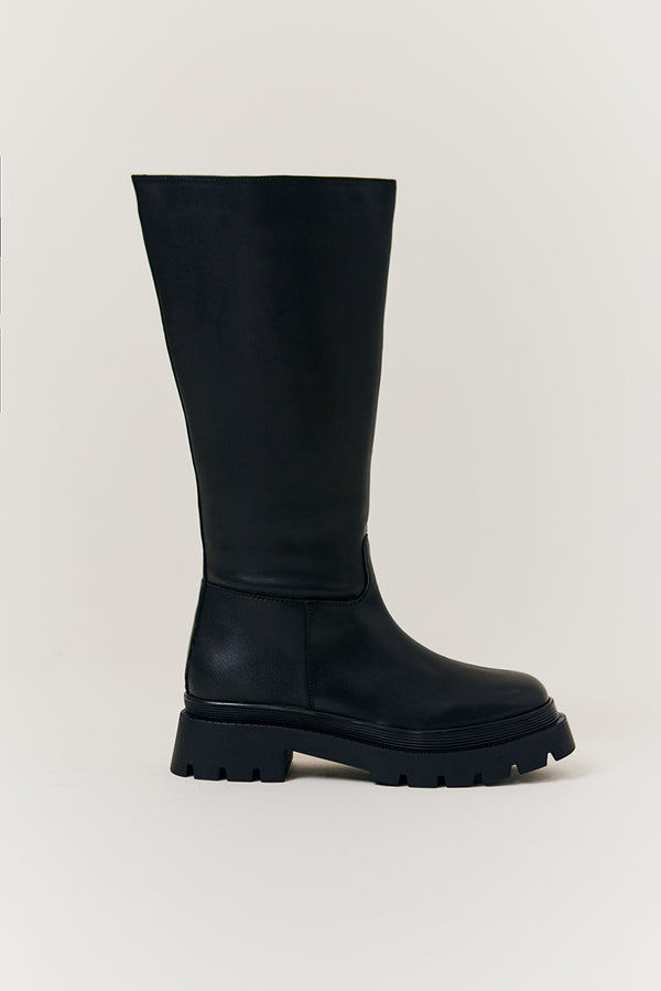 in the style In the Style Jess Chunky Heeled High Leg Boot Black
